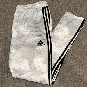 NWOT - Adidas Men’s Tiro 19 Soccer Pants - Medium - Gray Digi Camo. Art: FK4495